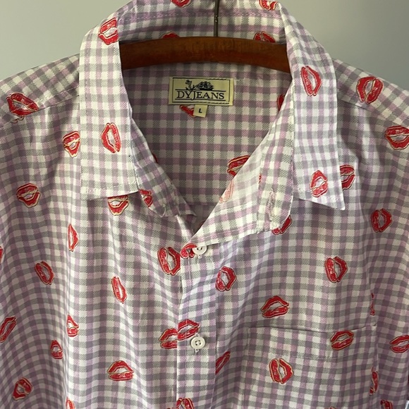 DY Jeans gingham Short sleeve button down shirt with kiss lips size large - Picture 2 of 5